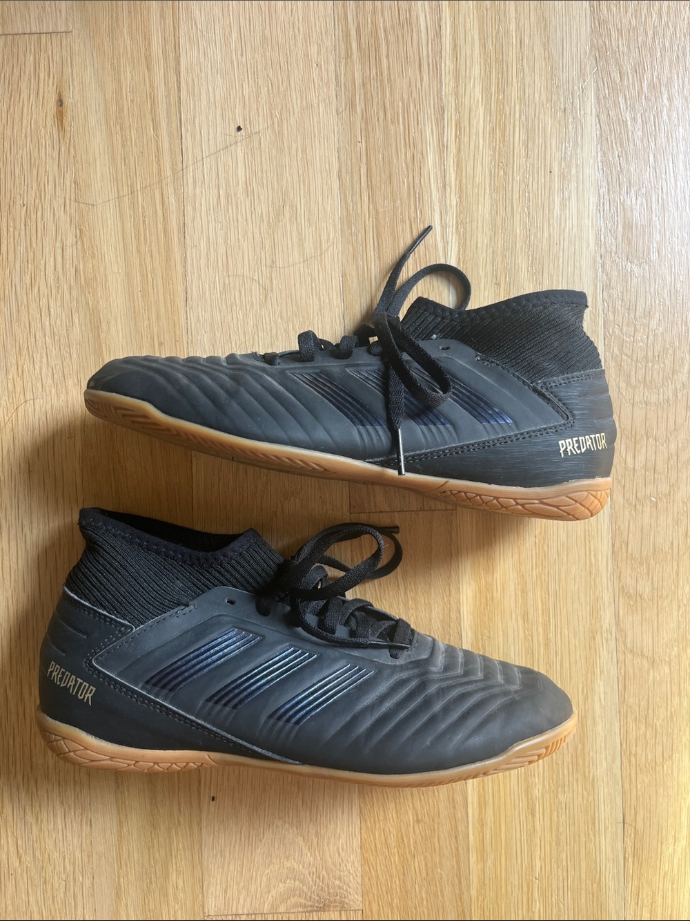 adidas Kids Predator Indoor Soccer Shoes - Black/Gum